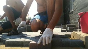 Укладка брусчатки  на бетонное основание  Благоустройство частной территории в Перми