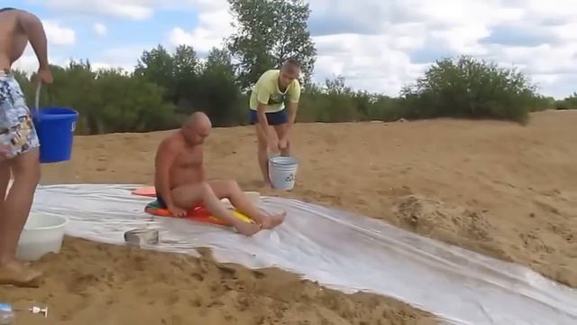 Аттракцион по русски. Мужик улетел ))) смотреть онлайн