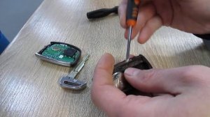 ЗАМЕНА БАТАРЕЙКИ В КЛЮЧЕ ХЮНДАЙ