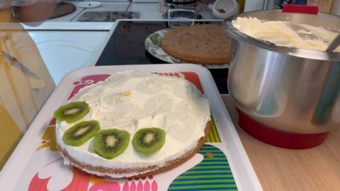 Бисквитный торт