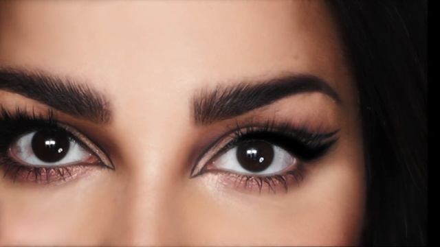 MAC Black Cherry - Cherry Blossom Inspired Collection Starring Nadine Njeim смотреть онлайн