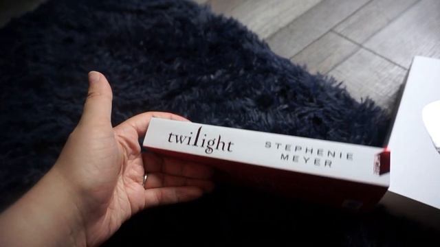 White Cover Twilight Box Set Unboxing смотреть онлайн