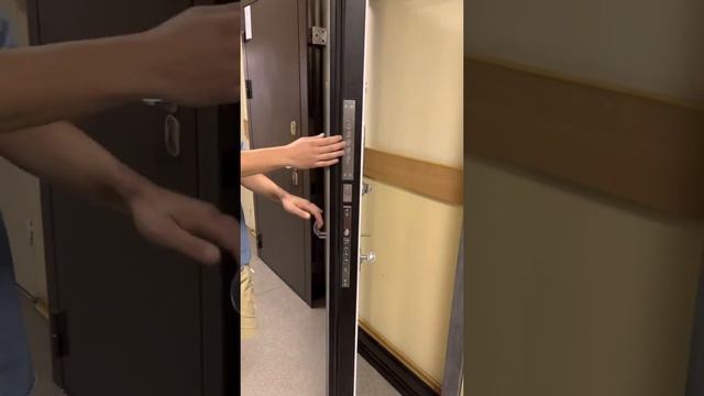 Входная дверь Лабиринт зеркало смотреть онлайн