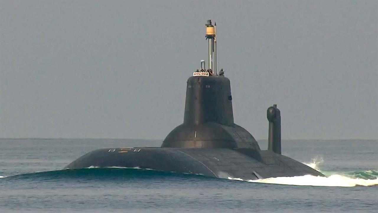 "Дмитрий Донской" и "Петр Великий" вошли в Балтийское море