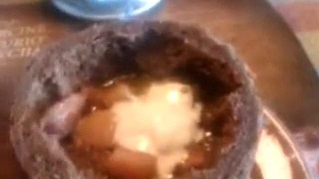 Грибной суп в буханке хлеба. смотреть онлайн