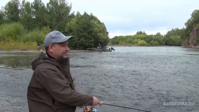 Рыбалка на Камчатке видео - ловля кижуча на реке Еловка смотреть онлайн