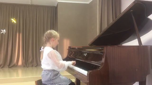 Иванова Лиза В. Коровицын Полька «Деревянные башмаки» смотреть онлайн