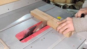 Торцевая разделочная доска из дров ясеня и дуба