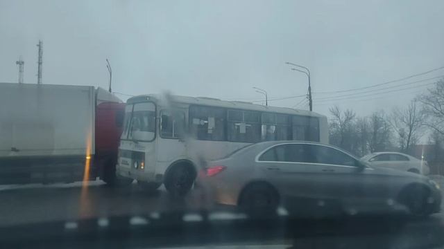 Чуть не проехал на красный свет светофора смотреть онлайн