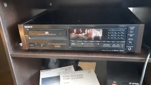 Проигрыватель компакт дисков SONY CDP-557ESD