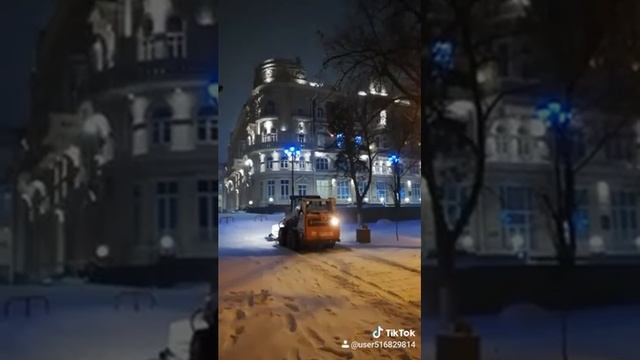 Ростов-на-Дону. 17.01.2021. Вечер. Снег. Вьюга. Температура - 9.