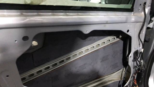 Mercedes ML шумка. Изоляция шума в авто помогает сделать использование транспорта более комфортным