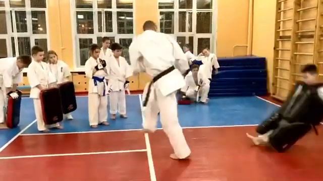 Нерассчитал. Но, мы команда? Клуб «Тэнгу Про» Самооборона и Подготовка бойца смотреть онлайн