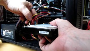 Установка HDD в Zalman Z1