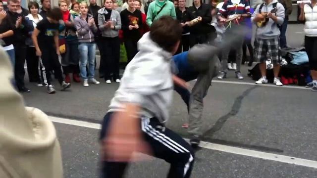 Real Capoeira день рождения Москвы 04.09.2011 (part1) смотреть онлайн