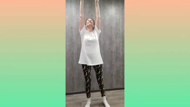 Музыкальная разминка как клубный танец. Элегантный возраст – это красиво. смотреть онлайн