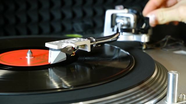 Грампластинка 78 об/мин. М. Александрович - Прощай, красивый сон/Французская серенада. 1947 смотреть онлайн