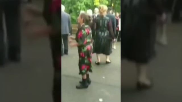 Танец Марины Валентиновной подходит под любую песню Алёны Апиной. смотреть онлайн