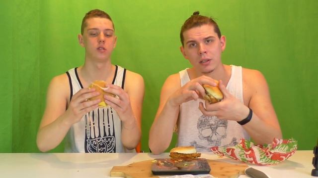 WHAT?! Чизбургер KFC vs Чизбургер де люкс