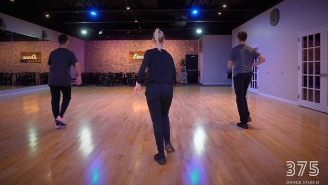 15 Minute Intermediate Salsa Workout | Easy To Follow Dance Exercises смотреть онлайн