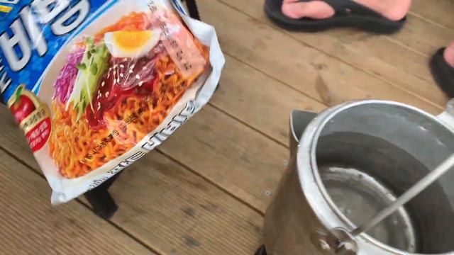 ENG/[뀨오kkyuo]소라🐚비빔면에 낮 맥주🍻한잔,산속캠핑,맑은계곡,캠핑요리,캠핑하는여자,캠핑브이로그,camping,mukbang,eatingshow,asmr,vlog