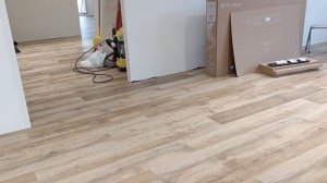 Укладка кварц винилового ламината в Краснодаре. Что нужно знать перед укладкой.