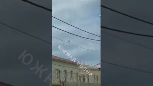 Астраханцы заметили воздушный шар с триколором над городом