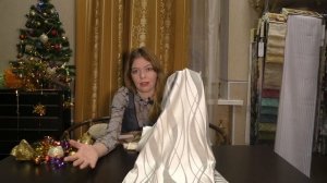 #264. Какие шторы выбрать для гостиной с серыми обоями, белым потолком, коричневой мебелью и полом?