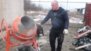 Полы по грунту: залили одну комнату