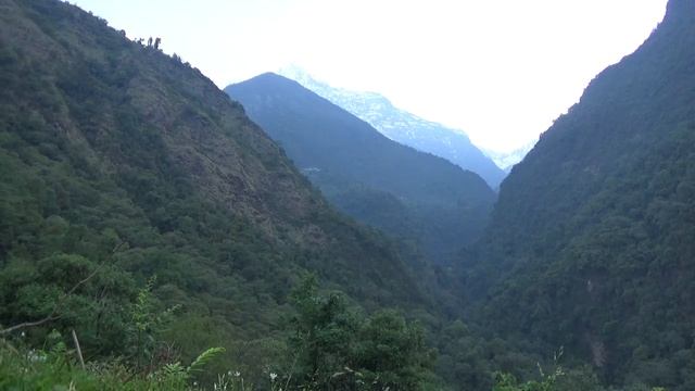 Гималаи. Утро смотреть онлайн