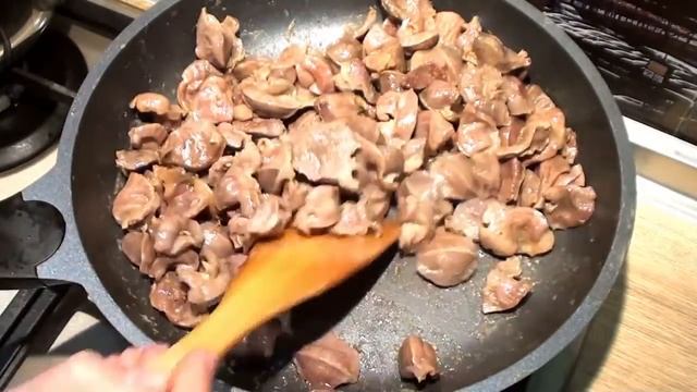 ДЕШЕВО-СЕРДИТО! Вкусный и бюджетный ГУЛЯШ из куриных желудков с подливой. Куриные пупки рецепт