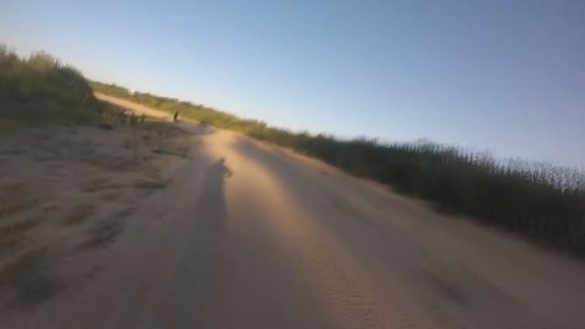 пробный заезд электровелосипеда на мототреке. смотреть онлайн