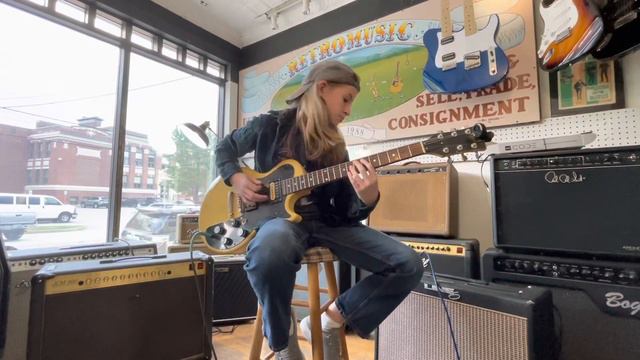 Playing Rage Against The Machine On A 81 Model Gibson Sonex смотреть онлайн