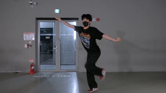 TAEYANG - Shoong! feat. LISA of BLACKPINK  TAMA Choreography