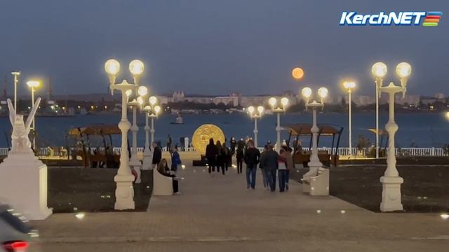 Восход Луны над Керчью смотреть онлайн