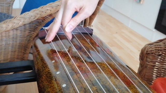 Гуцинь (古琴)/ Урок 2: приемы игры,  извлечение звуков "Мо" и "Тяо" смотреть онлайн