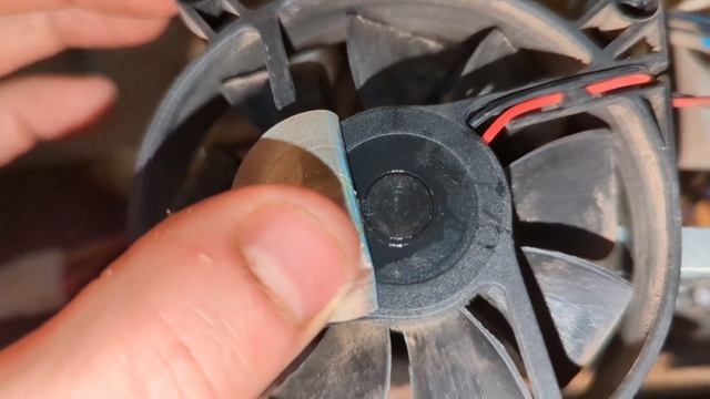 Устранит ли WD-40 мерзкий скрип вентилятора блока питания компьютера смотреть онлайн
