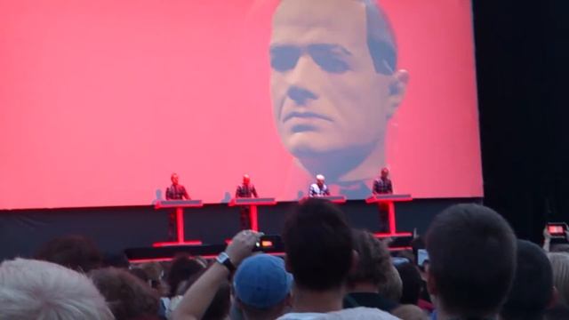 Kraftwerk - The Robots (Live at Flow Festival 2013, Helsinki Finland) смотреть онлайн