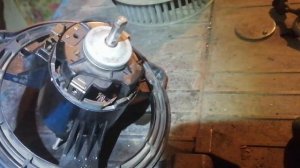 Приус 10 1998 год, как снять моторчик печки и разобрать моторчик