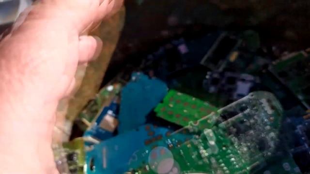 Электролиз золота из плат 75 сотовых! смотреть онлайн