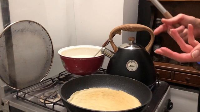 Откровения за приготовлением блинчиков. Подробности личной жизни Влог смотреть онлайн