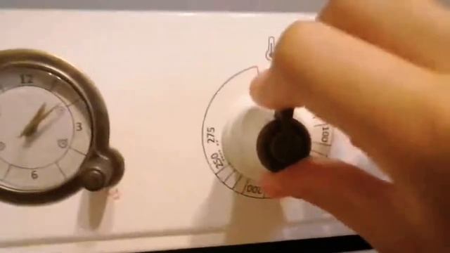 ГОТОВИМ ЗАПЕЧЕННУЮ КУРИЦУ С КАРТОШКОЙ ПО ДЕРЕВЕНСКИ смотреть онлайн