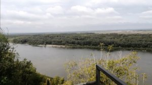 Серафимович, небольшой городок на берегу реки Дон, где живут донские казаки.