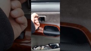 Снятие обшивки двери на Тойота естима 2000 год .