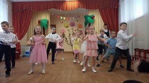 А рыбы в море плавают вот так