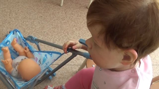 Верочка идёт в детский сад