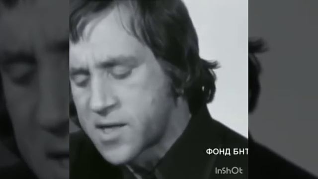 "Муза", "Я не люблю" в исполнении В. Высоцкого. "Дорога" - поют коллеги по сцене вместе с Высоцким.