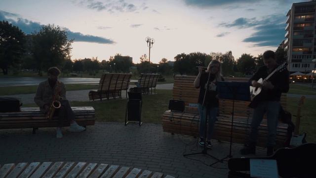 Это не Синатра, это саксофон-блюз! Fly me to the moon на набережной смотреть онлайн