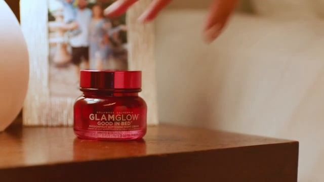 GLAMGLOW® Good in Bed™ Passionfruit Softening Night Cream смотреть онлайн