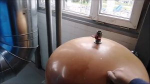 Меняем резиновую мембрану в расширительном баке Wester WAV 500 литров.